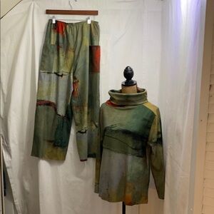 Two piece outfit that is super comfortable and very chic.